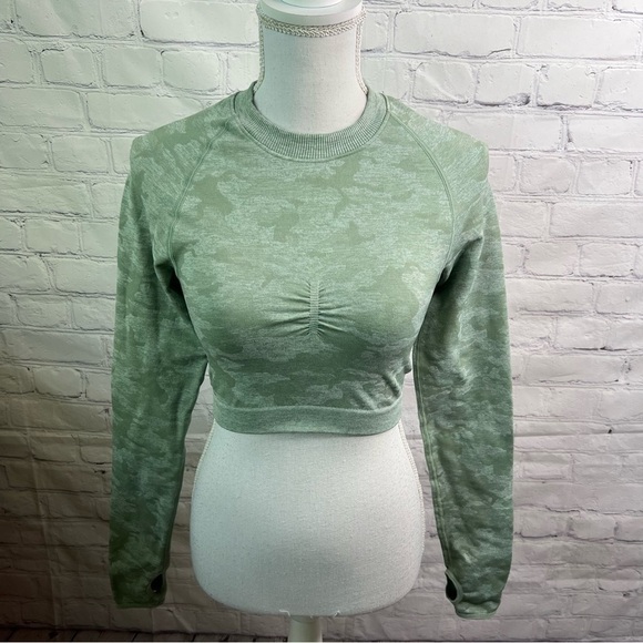 Gymshark Green Camo Crop Top Medium - Picture 1 of 8